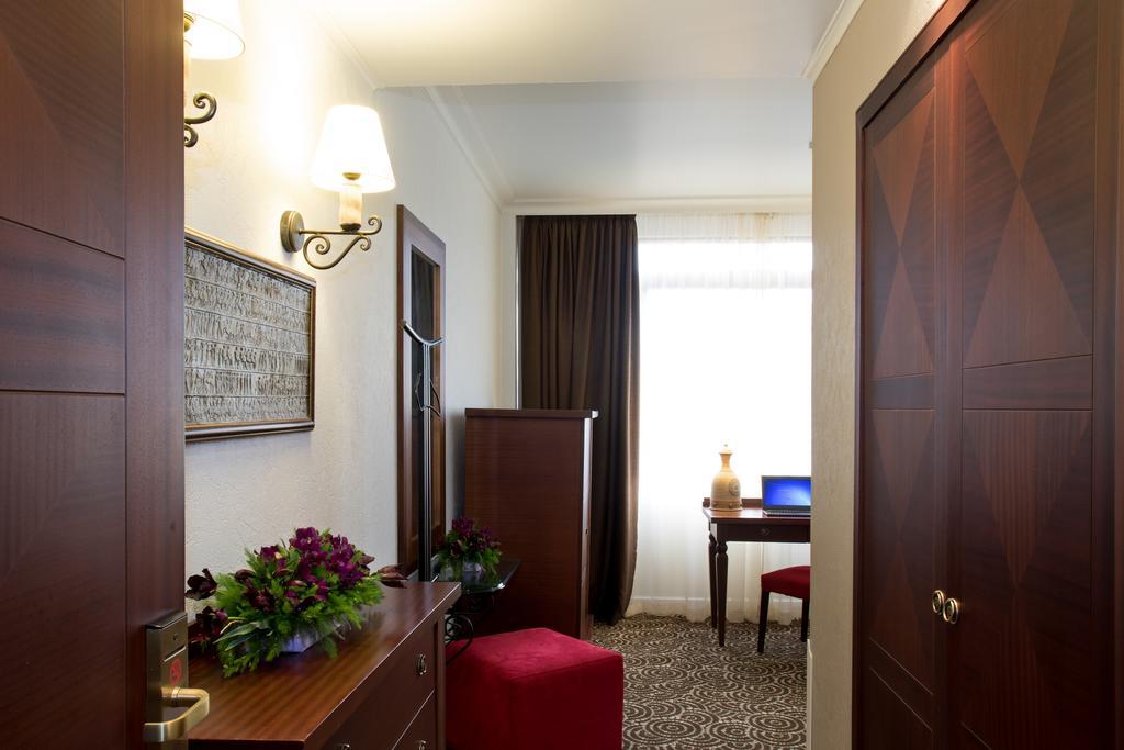 Arena Di Serdica Hotel Софія Екстер'єр фото
